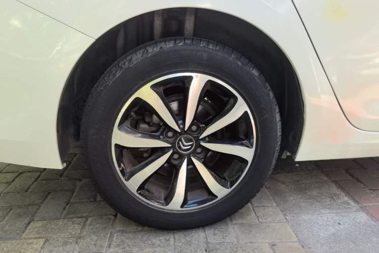 Used Citroen C4 Sega 2016 1.6L Manual Luxury Model Right Rear Wheel Hub