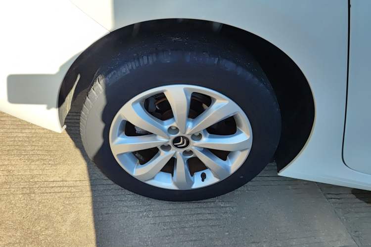 Used Citroen C4 Sega 2016 1.6L Automatic Comfort Model Right Rear Wheel Hub