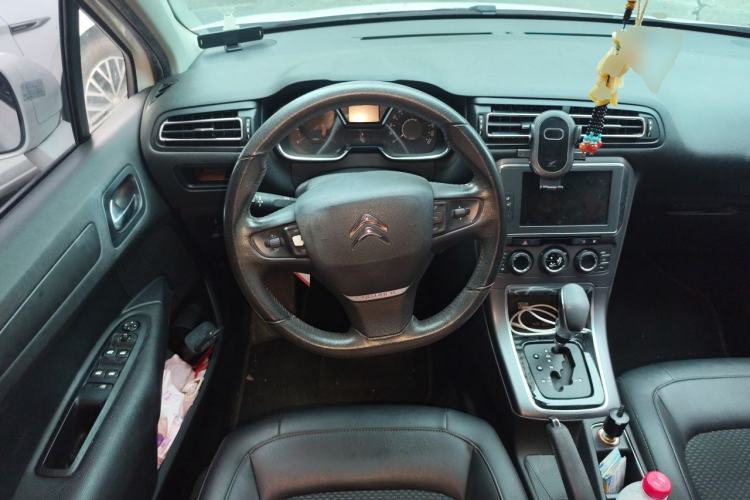 Used Citroen C4 Sega 2016 1.6L Automatic Luxury Model Steering Wheel
