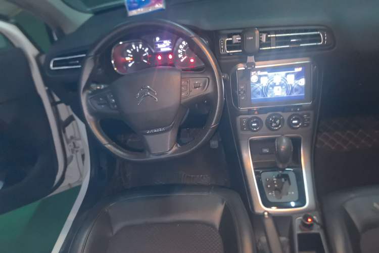 Used Citroen C4 Sega 2016 1.6L Automatic Luxury Model Steering Wheel