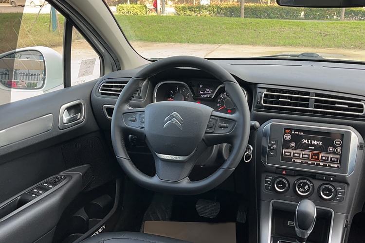 Used Citroen C4 Sega 2016 1.6L Automatic Luxury Model Steering Wheel