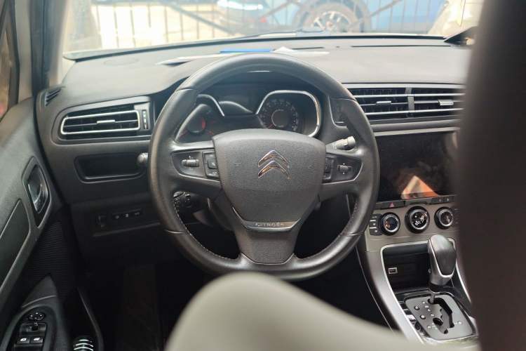 Used Citroen C4 Sega 2016 1.6L Automatic Luxury Model Steering Wheel
