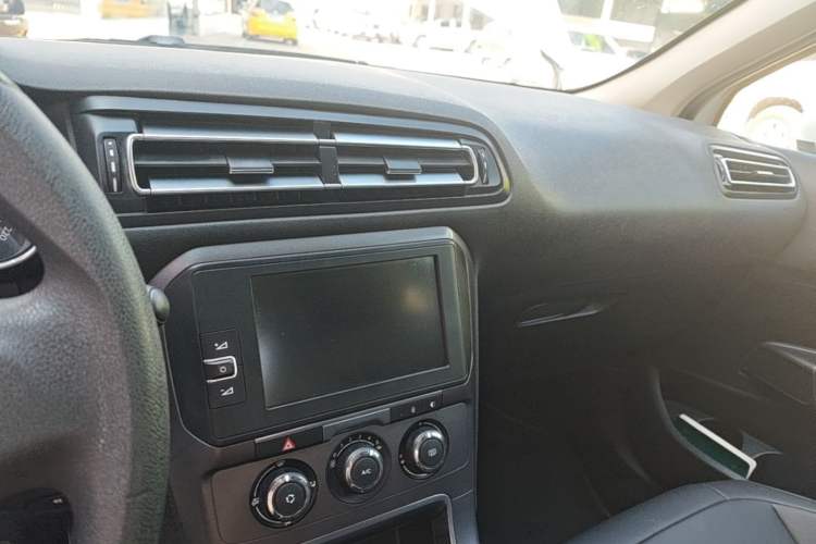 Used Citroen C4 Sega 2016 1.6L Manual Comfort Model Steering Wheel