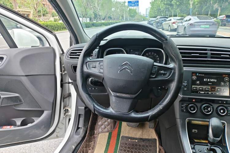 Used Citroen C4 Sega 2016 1.6L Automatic Luxury Model Steering Wheel