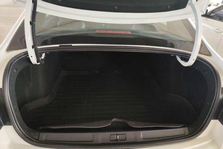 Used Citroen C4 Sega 2016 1.6L Manual Comfort Model Trunk