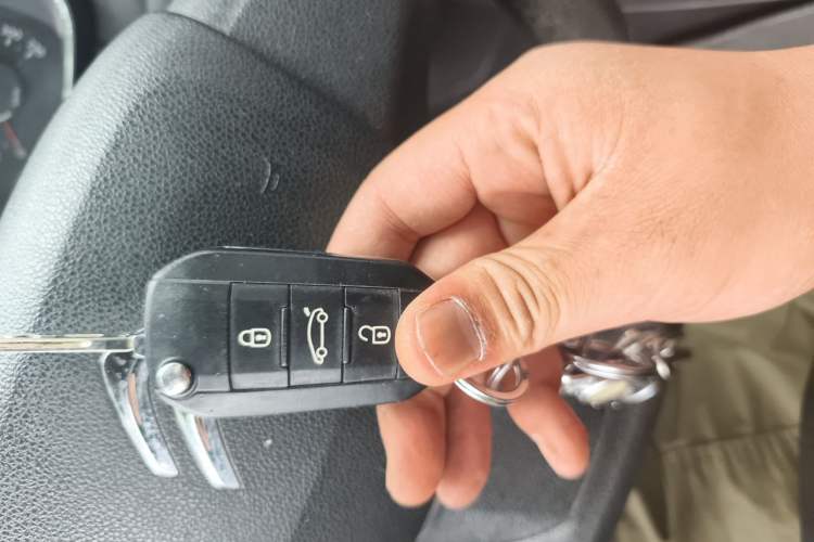 Used Citroen C4 Sega 2016 1.6L Manual Comfort Model Vehicle Key
