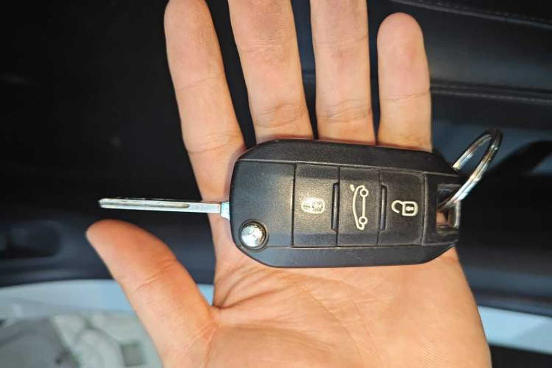 Used Citroen C4 Sega 2016 1.6L Manual Luxury Model Vehicle Key