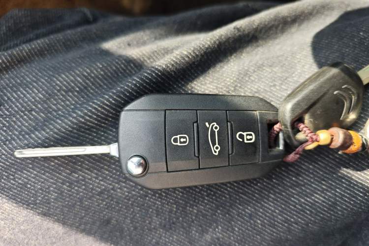 Used Citroen C4 Sega 2016 1.6L Manual Comfort Model Vehicle Key