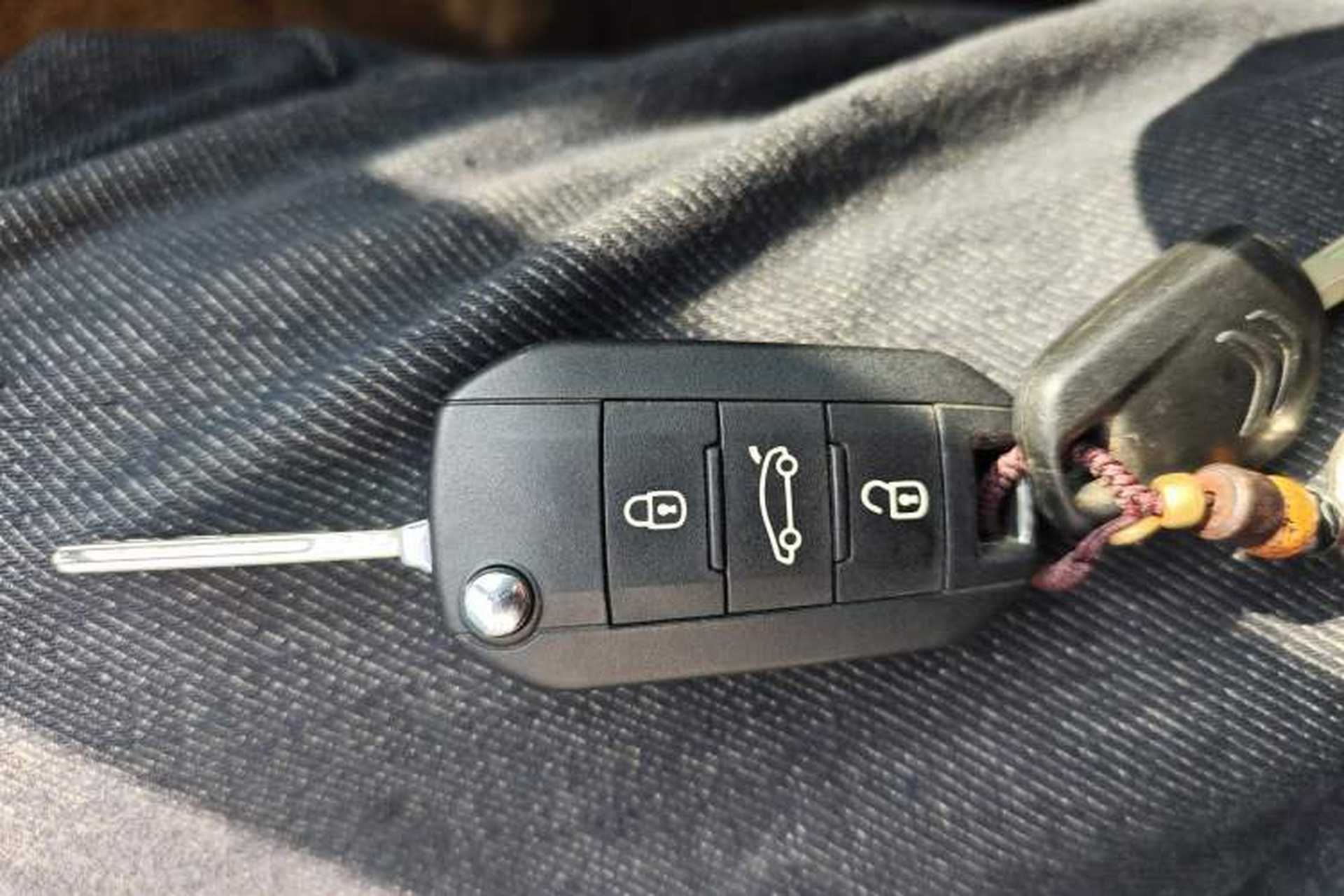 Used Citroen C4 Sega 2016 1.6L Manual Comfort Model Vehicle Key
