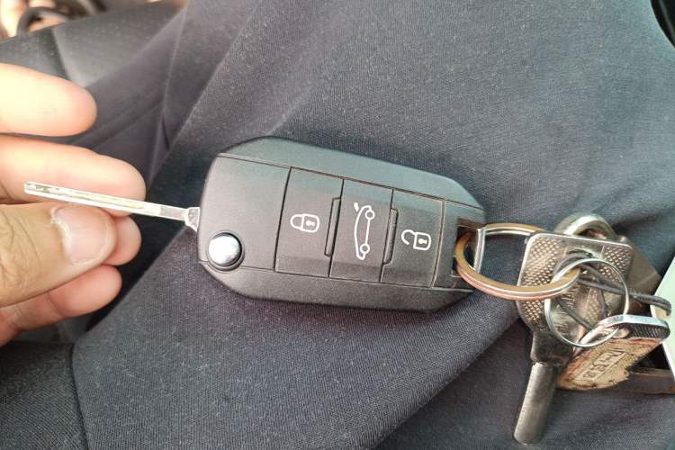 Used Citroen C4 Sega 2016 1.6L Manual Comfort Model Vehicle Key