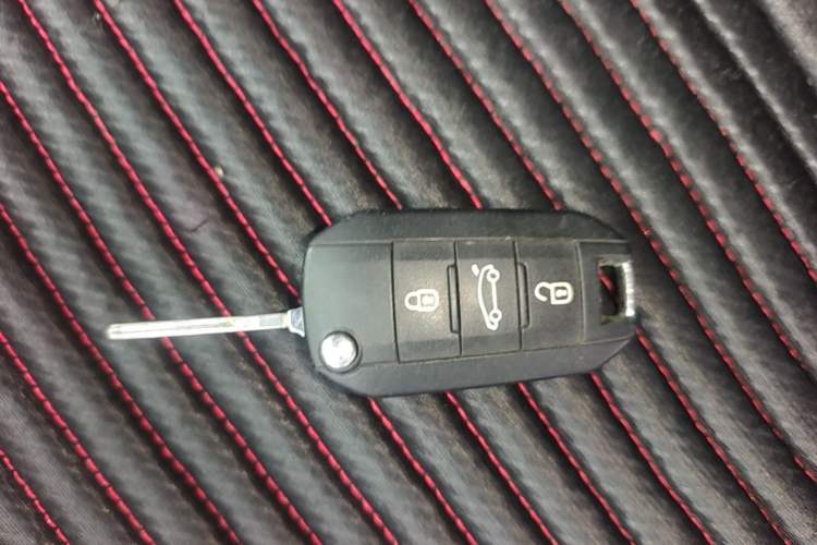 Used Citroen C4 Sega 2016 1.6L Manual Comfort Model Vehicle Key
