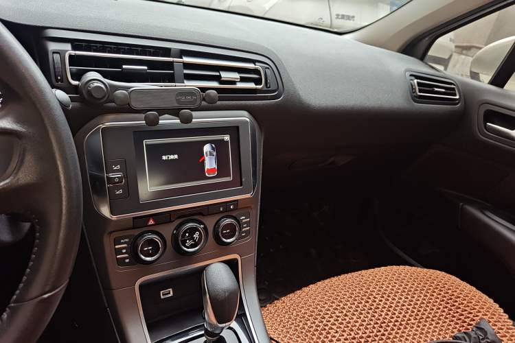 Used Citroen C4 Sega 2016 1.6L Automatic Luxury Model Audio And AC Panel