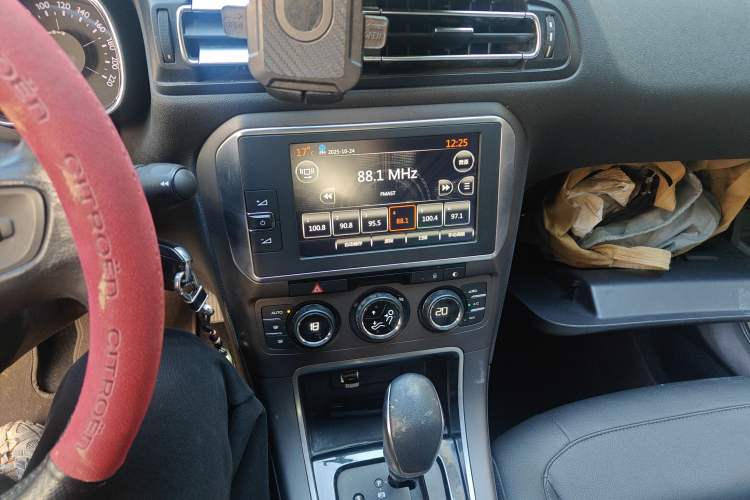Used Citroen C4 Sega 2016 1.6L Automatic Luxury Model Audio And AC Panel