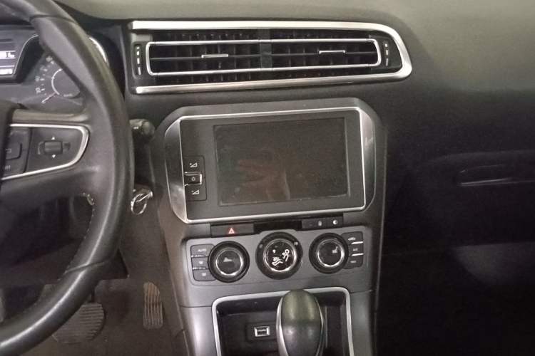 Used Citroen C4 Sega 2016 1.6L Automatic Luxury Model Audio And AC Panel