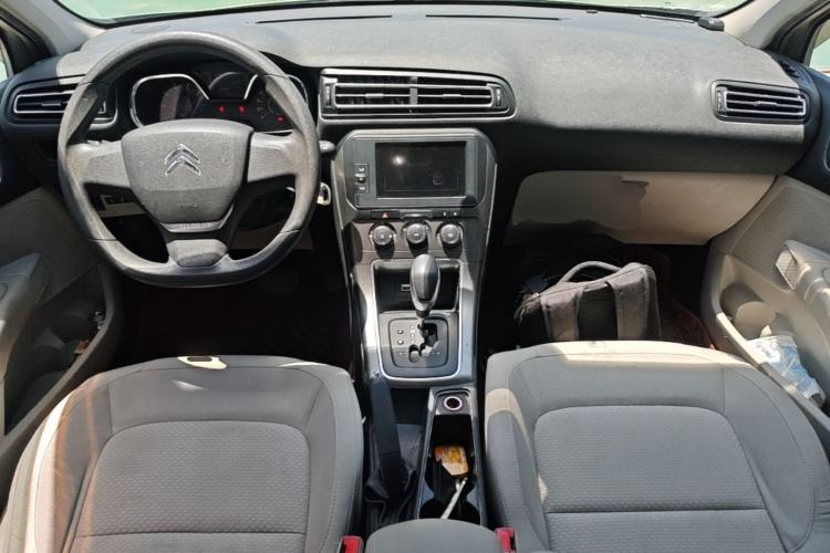 Used Citroen C4 Sega 2016 1.6L Automatic Comfort Model Center Console