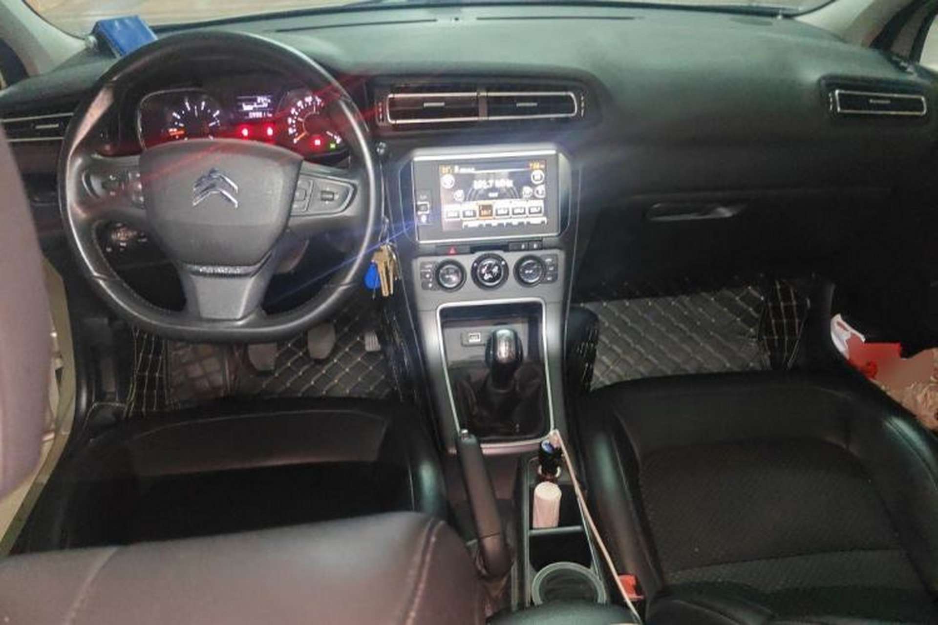 Used Citroen C4 Sega 2016 1.6L Manual Luxury Model Center Console