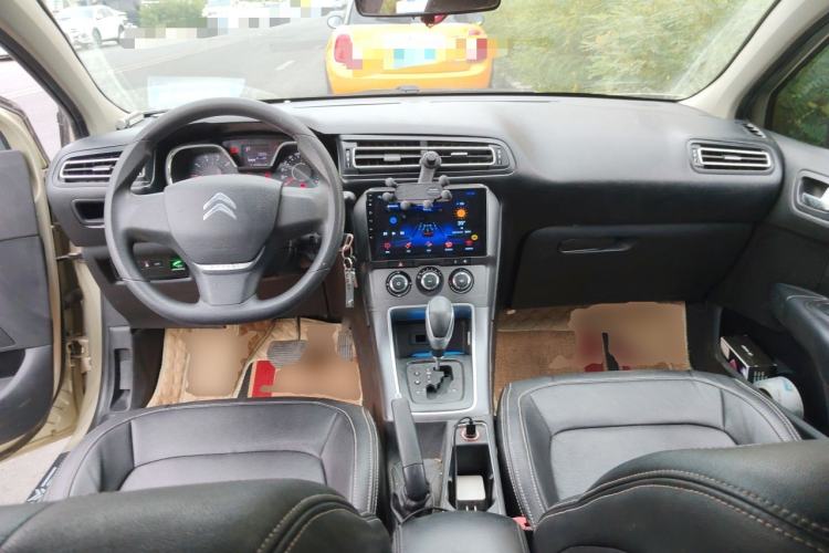 Used Citroen C4 Sega 2016 1.6L Automatic Comfort Model Center Console
