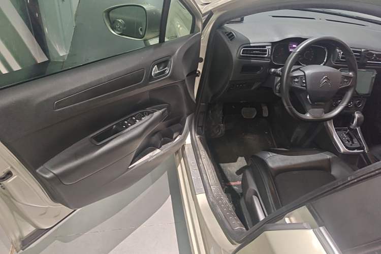 Used Citroen C4 Sega 2016 1.6L Automatic Luxury Model Driver Seat