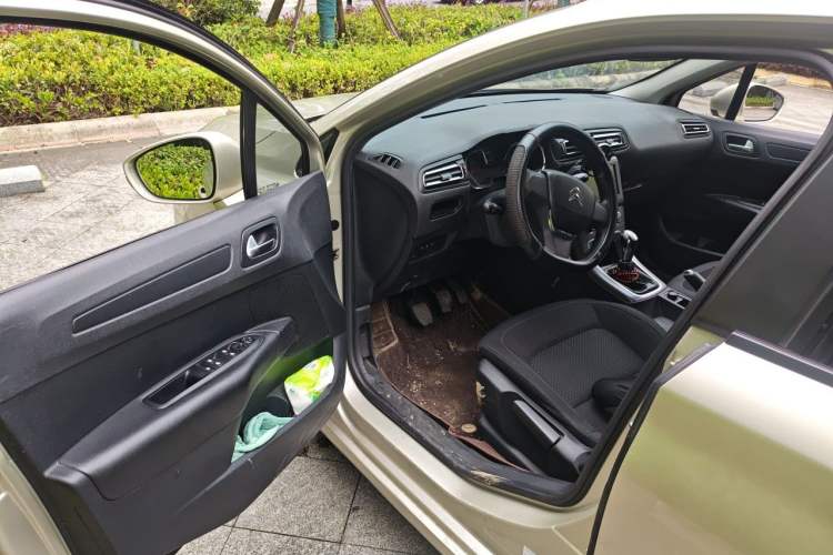 Used Citroen C4 Sega 2016 1.6L Manual Comfort Model Driver Seat