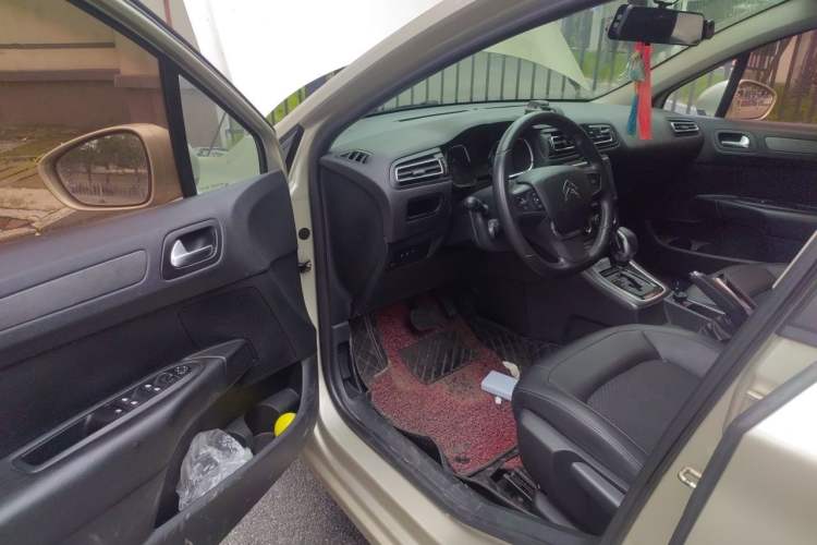 Used Citroen C4 Sega 2016 1.6L Automatic Luxury Model Driver Seat