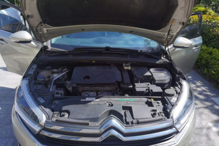 Used Citroen C4 Sega 2016 1.6L Manual Luxury Model Engine Bay