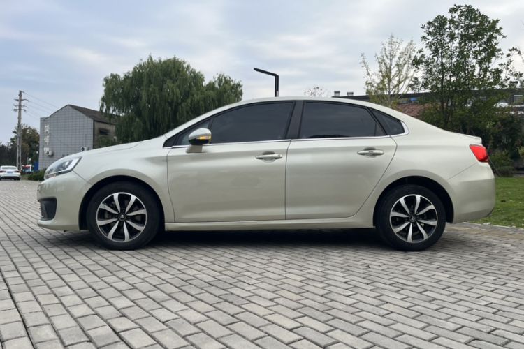 Used Citroen C4 Sega 2016 1.6L Automatic Luxury Model Exterior 4
