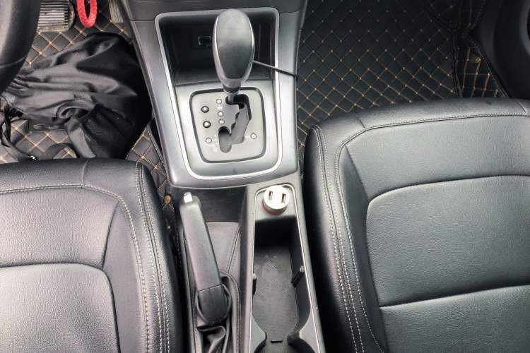 Used Citroen C4 Sega 2016 1.6L Automatic Comfort Model Gear Lever