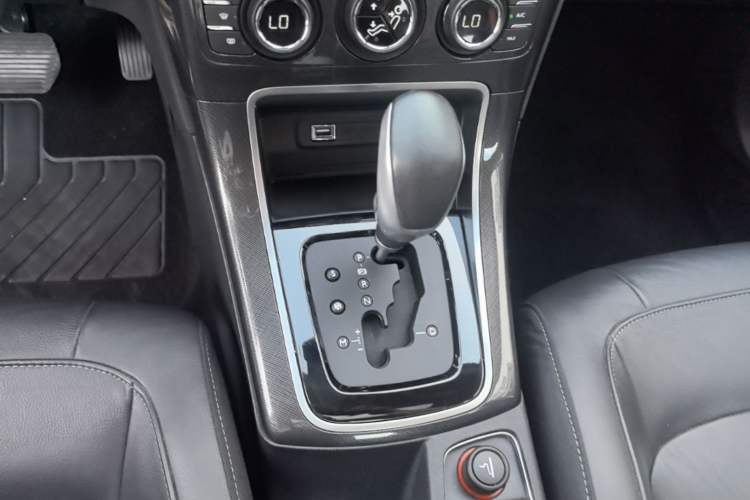 Used Citroen C4 Sega 2016 1.2THP Automatic Flagship Model Gear Lever
