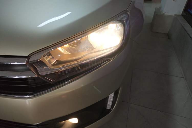 Used Citroen C4 Sega 2016 1.6L Automatic Luxury Model Left Front Headlight
