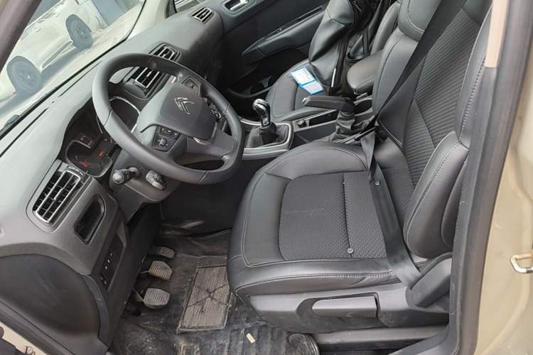 Used Citroen C4 Sega 2016 1.6L Manual Luxury Model Left Front Seat