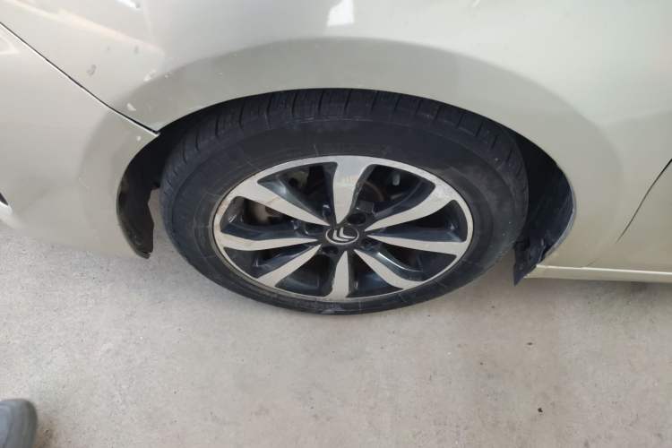 Used Citroen C4 Sega 2016 1.6L Automatic Luxury Model Left Front Wheel Hub