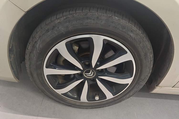 Used Citroen C4 Sega 2016 1.6L Automatic Luxury Model Left Front Wheel Hub