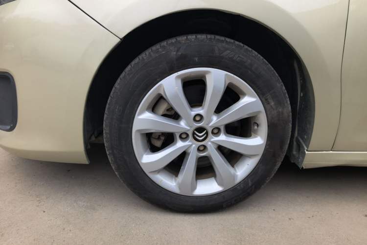 Used Citroen C4 Sega 2016 1.6L Automatic Comfort Model Left Front Wheel Hub