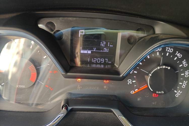 Used Citroen C4 Sega 2016 1.6L Automatic Luxury Model Odometer Close Up