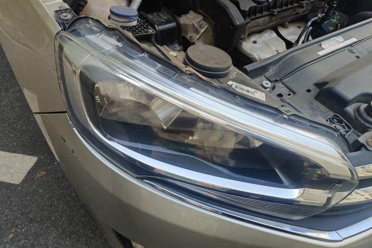 Used Citroen C4 Sega 2016 1.6L Automatic Luxury Model Right Front Headlight