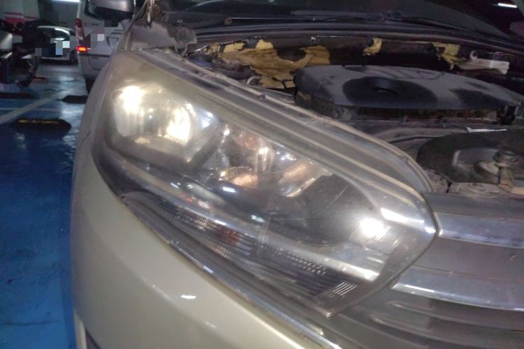 Used Citroen C4 Sega 2016 1.6L Automatic Luxury Model Right Front Headlight