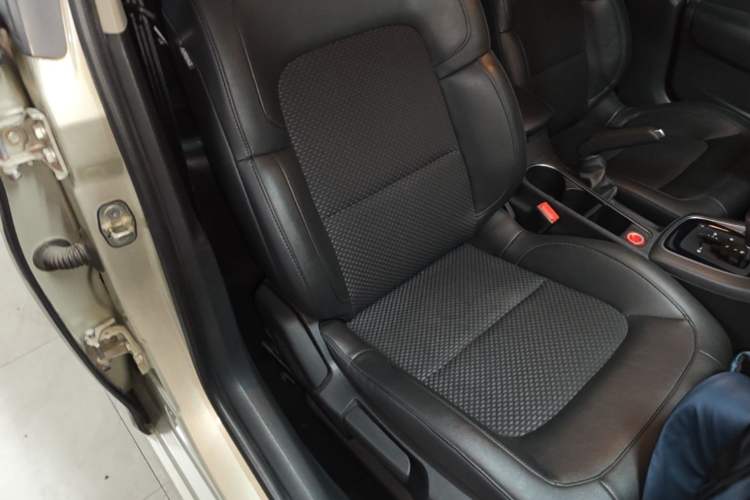Used Citroen C4 Sega 2016 1.6L Automatic Luxury Model Right Front Seat