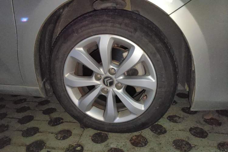Used Citroen C4 Sega 2016 1.6L Automatic Comfort Model Right Front Wheel Hub