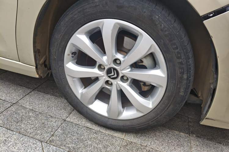 Used Citroen C4 Sega 2016 1.6L Manual Comfort Model Right Front Wheel Hub