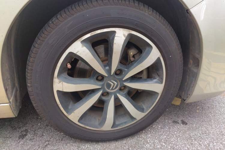 Used Citroen C4 Sega 2016 1.6L Automatic Luxury Model Right Front Wheel Hub