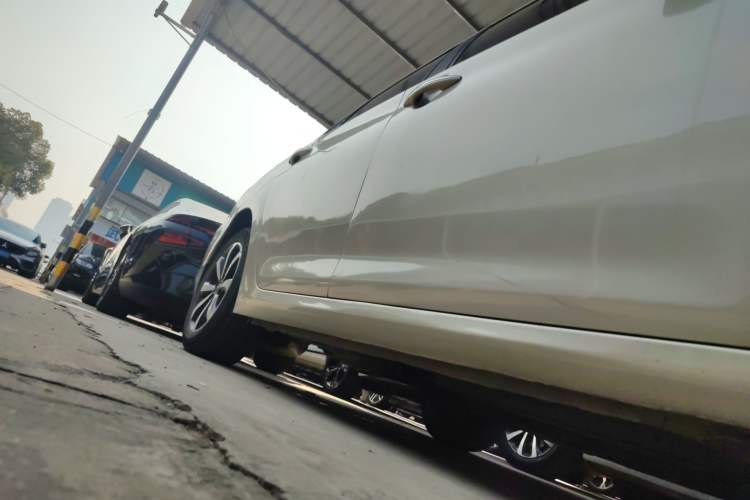 Used Citroen C4 Sega 2016 1.6L Automatic Luxury Model Right Side Sill
