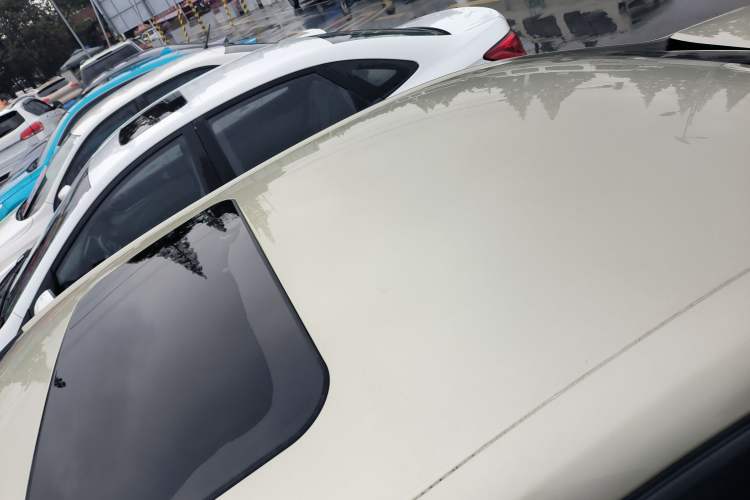 Used Citroen C4 Sega 2016 1.6L Automatic Comfort Model Roof