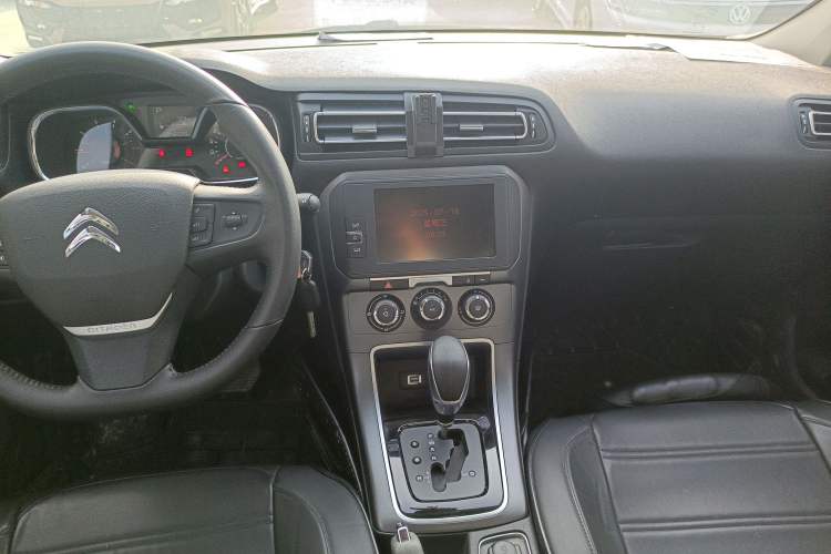 Used Citroen C4 Sega 2018 1.6L Automatic Luxury Model Audio And AC Panel