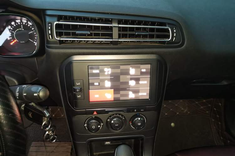 Used Citroen C4 Sega 2018 1.6L Automatic Luxury Model Audio And AC Panel