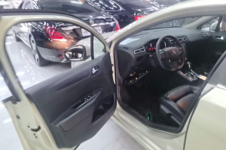 Used Citroen C4 Sega 2018 1.6L Automatic Luxury Model Driver Seat