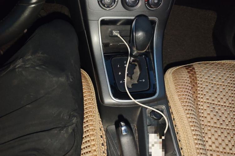 Used Citroen C4 Sega 2018 1.6L Automatic Luxury Model Gear Lever