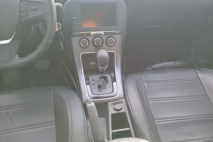 Used Citroen C4 Sega 2018 1.6L Automatic Luxury Model Gear Lever