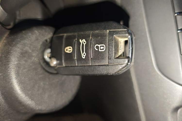 Used Citroen C4 Sega 2018 1.6L Automatic Luxury Model Interior 1