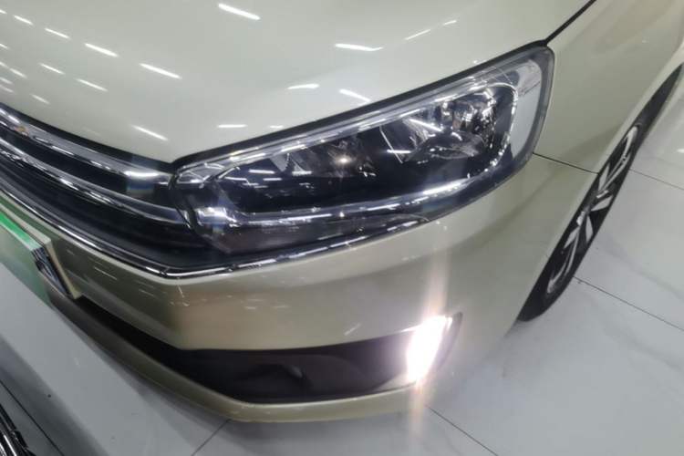 Used Citroen C4 Sega 2018 1.6L Automatic Luxury Model Left Front Headlight
