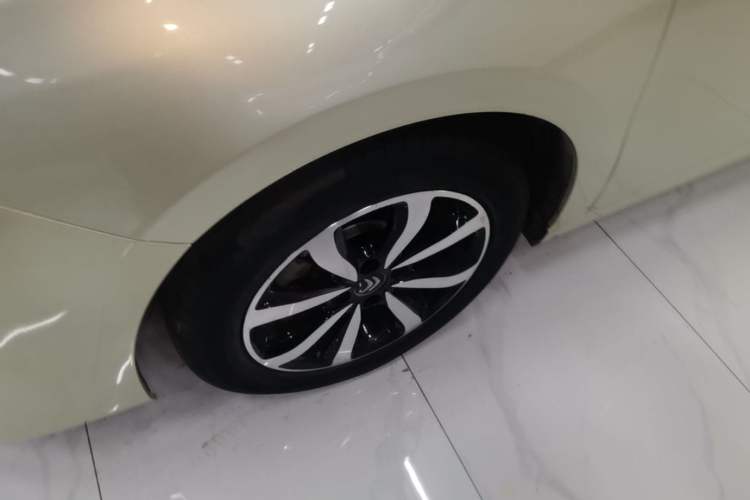 Used Citroen C4 Sega 2018 1.6L Automatic Luxury Model Left Front Wheel Hub